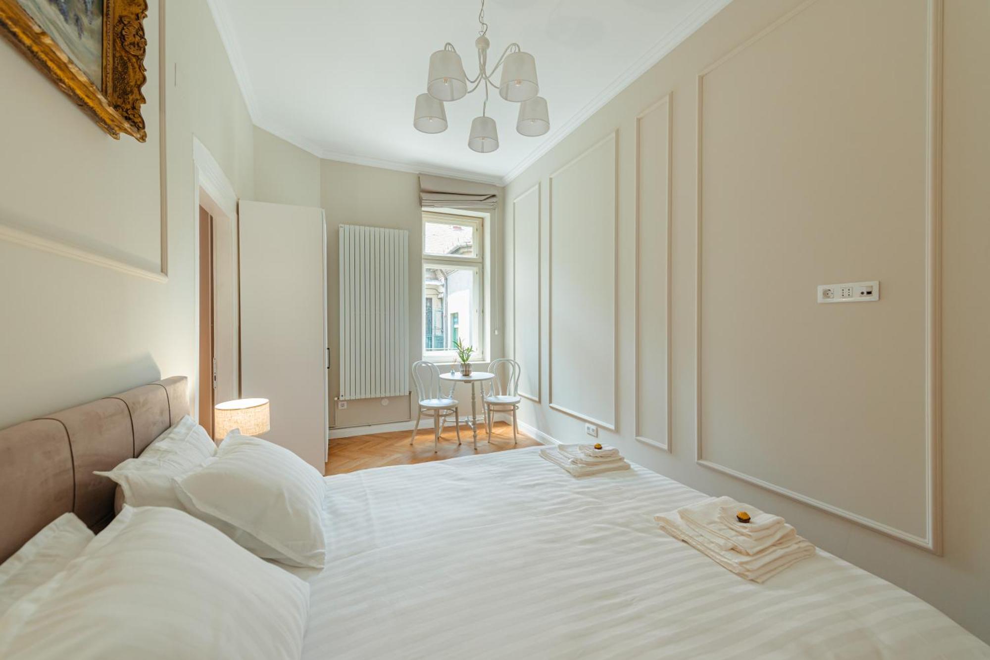 Old Town Square Apartment